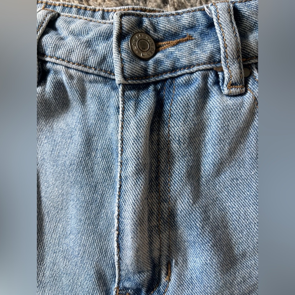 Pacsun Light Indigo Raw Cut Denim Mom Shorts - Picture 3 of 6